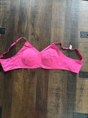 Victoria's Secret Vibrant Pink Wireless Seamless Bra